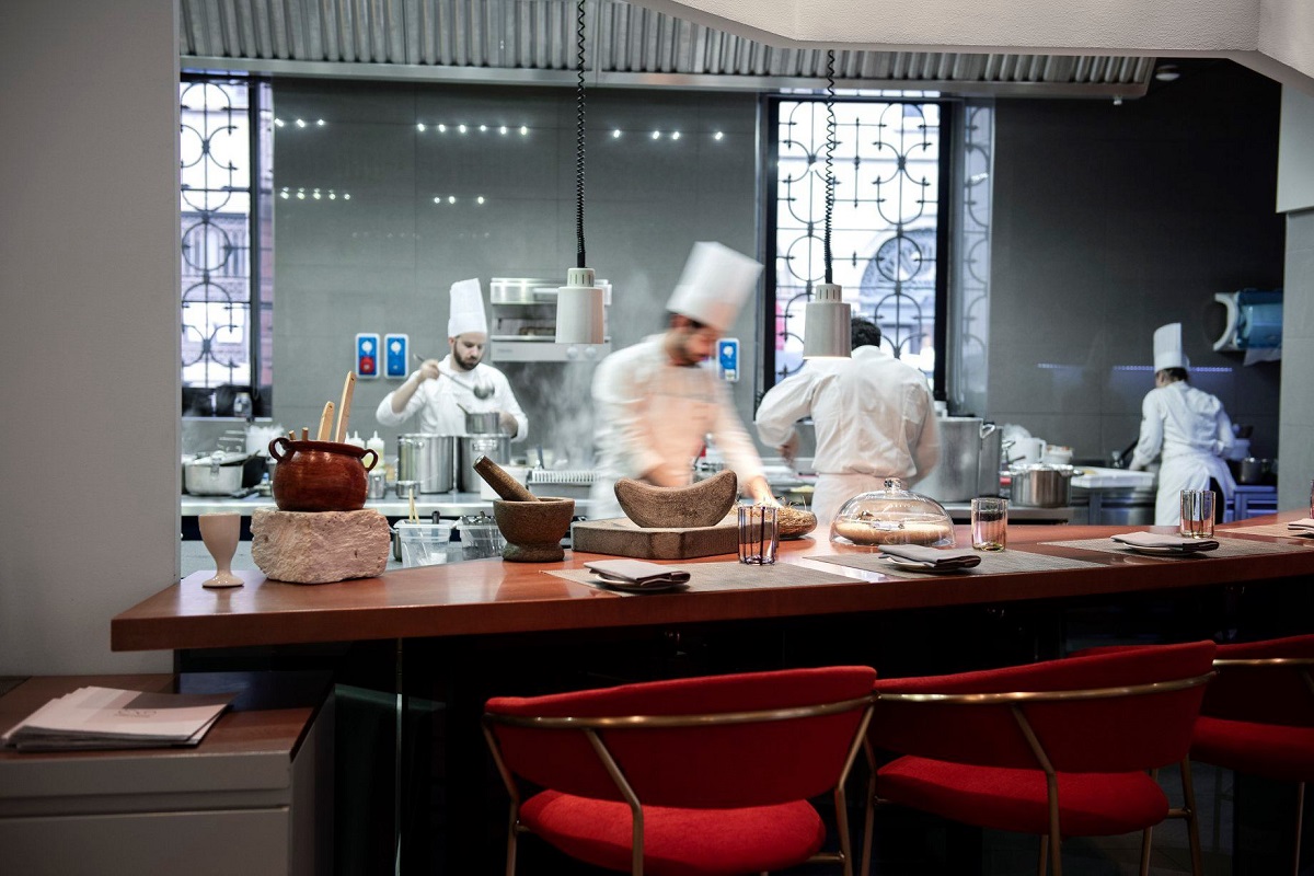 Pasqua 2020 in quarantena: a Milano arriva il pranzo stellato a domicilio