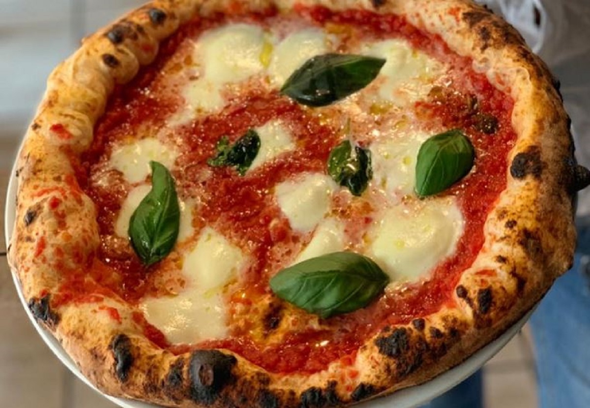 Farinascere Milano: il menu e gli orari della pizzeria