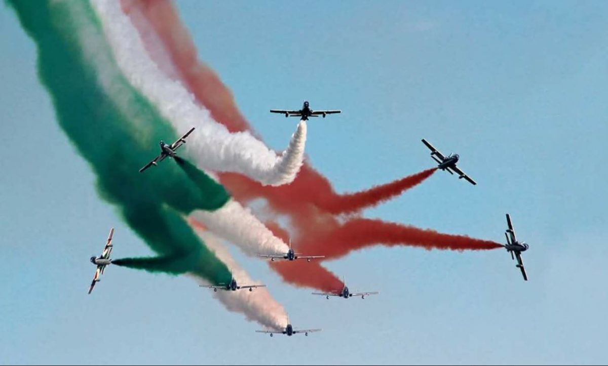 Frecce Tricolori a Milano: l’esibizione in ricordo delle vittime del Covid