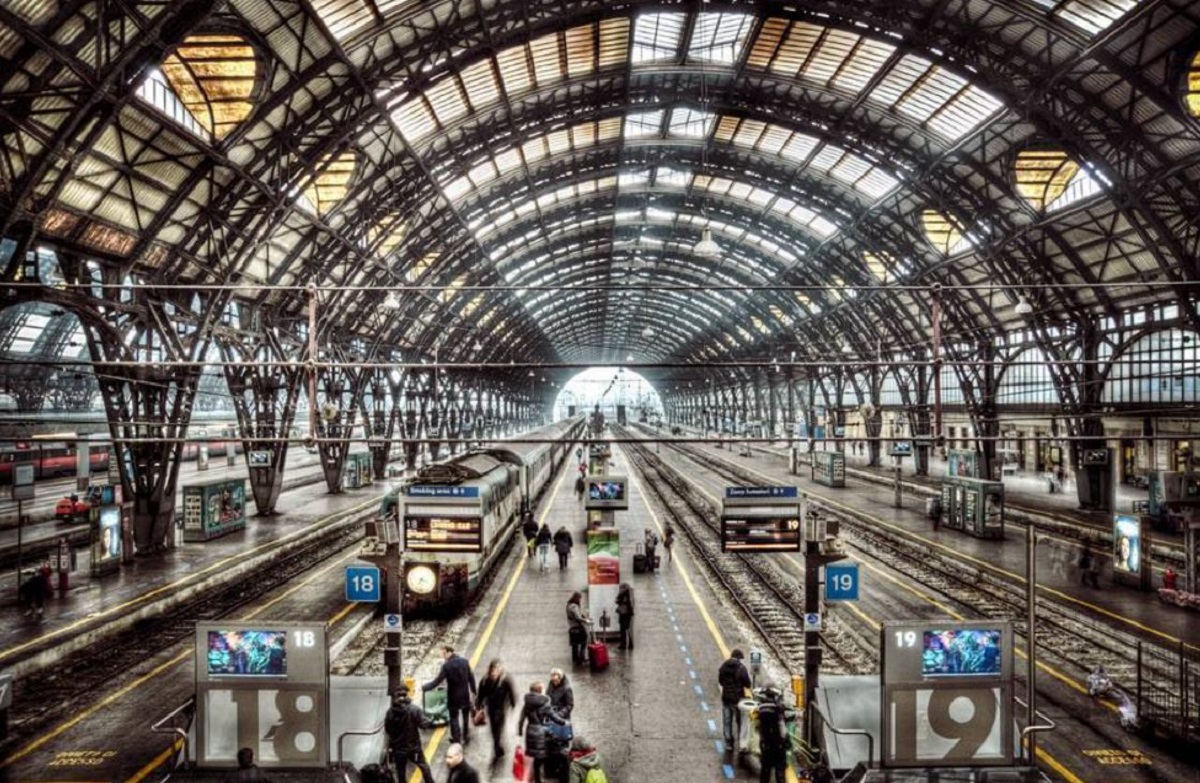 Stazione di Milano Centrale: partenze e metro