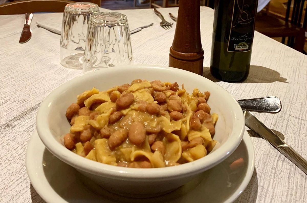 L’antica Osteria dell’Acquabella a Milano: la tradizione a tavola