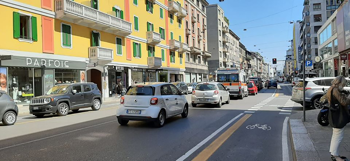 Nuova pista ciclabile a Milano: commercianti in rivolta