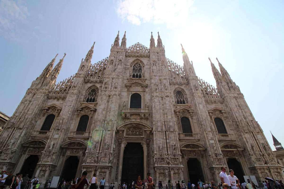 Trend demografico in declino a Milano: persi 12 mila abitanti per il Covid