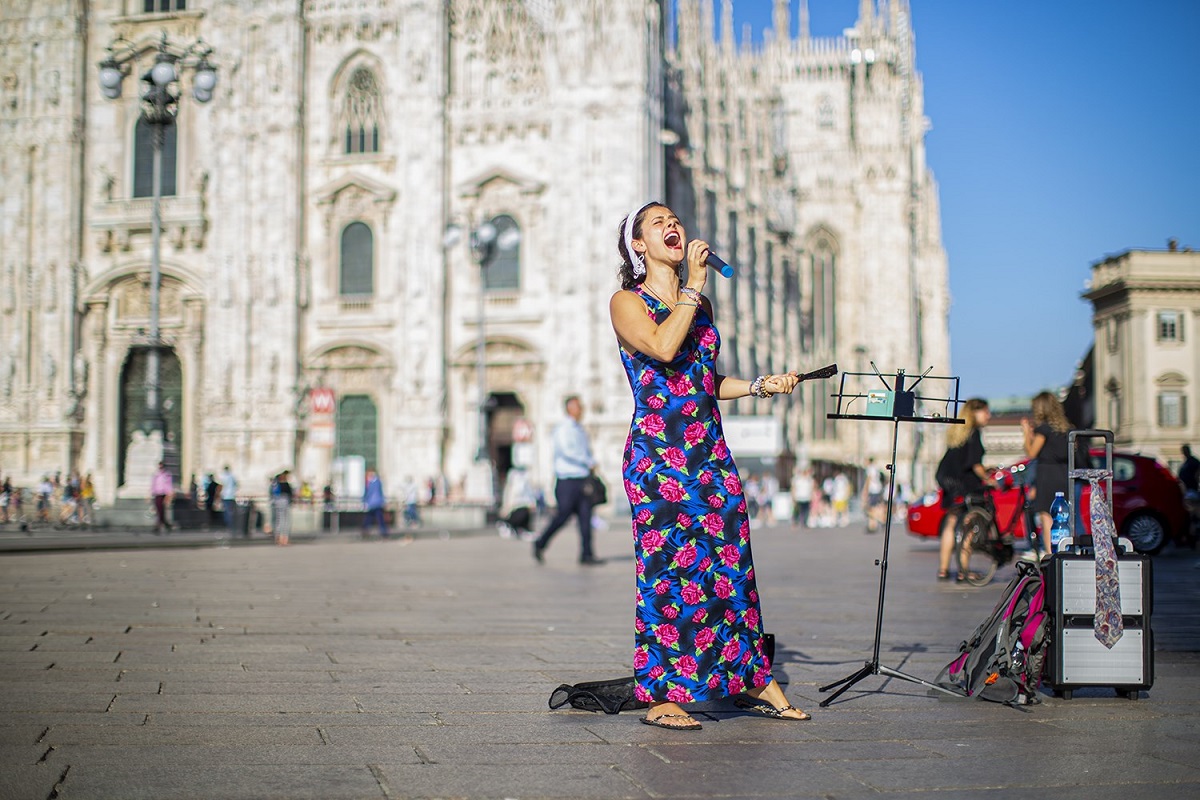 Tornano gli artisti di strada Milano: “Strade vuote per troppo tempo”