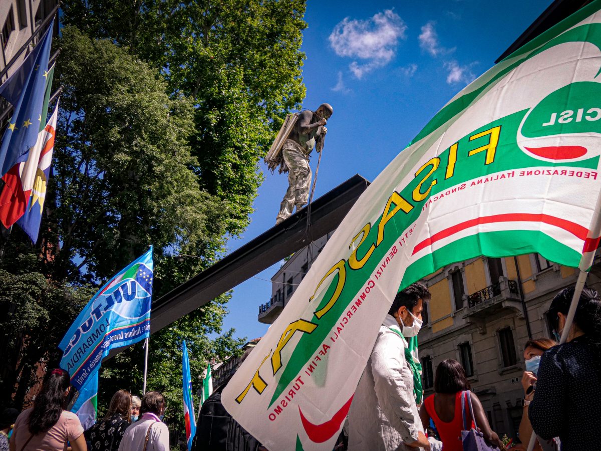 Protesta dei lavoratori del turismo: “Stiamo morendo di fame, governo risponda”