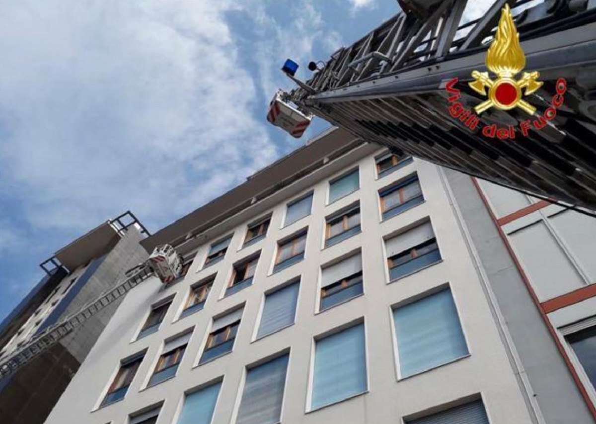 Voragine in Via Santa Sofia a Milano: evacuata una palazzina
