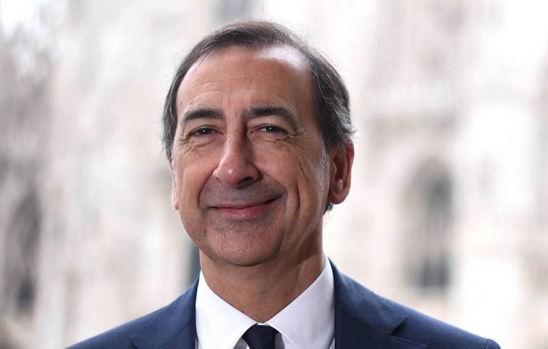 Tolto l’obbligo delle mascherine: Beppe Sala concorda con Fontana