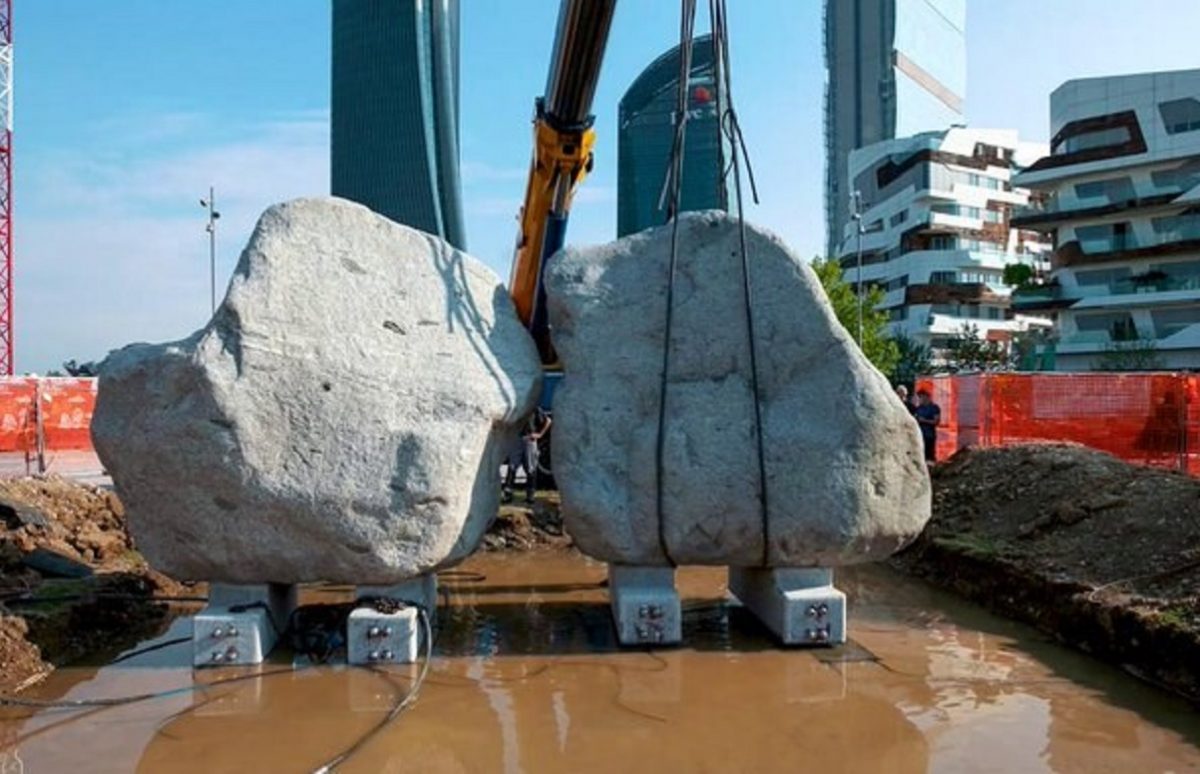 Sculture a Citylife Milano: la nuova opera si chiama Beso