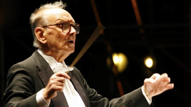La musica di Ennio Morricone suonerà a Milano: l’omaggio al compositore