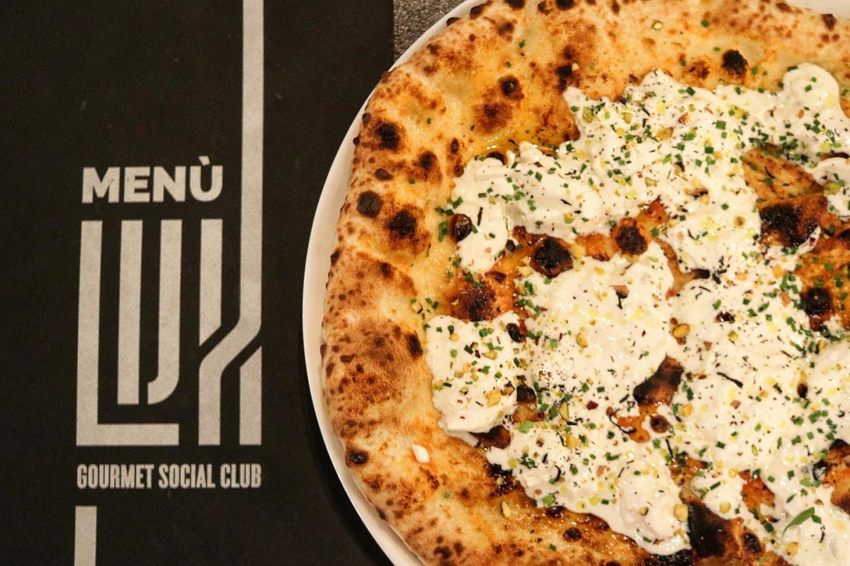 Lux gourmet social club, pizzeria e ristorante a Milano