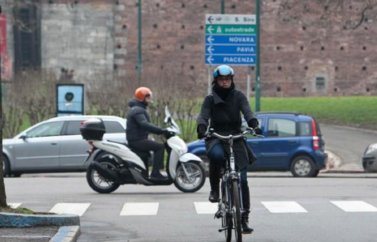 Mobilità, il comune di Milano deve migliorare: come evitare lo smog