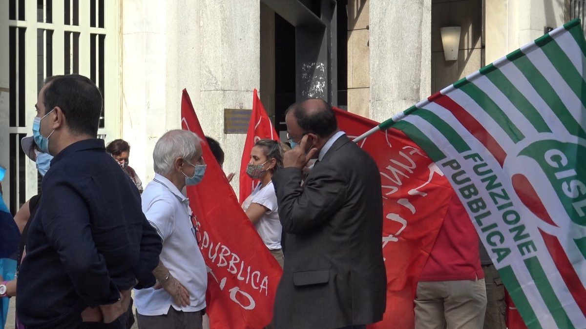 Sanità privata in protesta: “Noi, eroi senza contratto”
