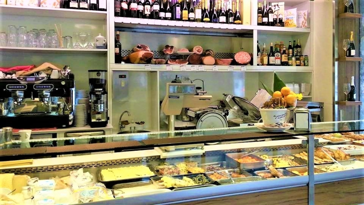 Gnam Delizie Quotidiane a Milano si reinventa la salumeria