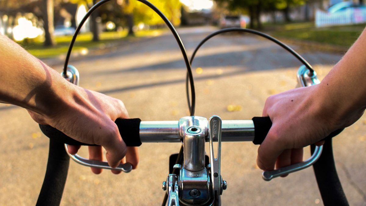 Milano fa spazio alle biciclette: il piano per una mobilità sostenibile