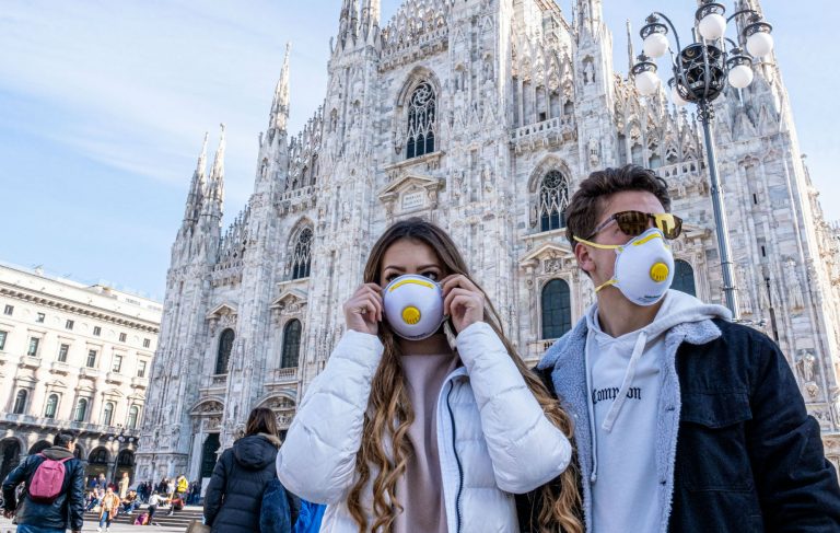 Coronavirus, obbligo di mascherina in Lombardia fino al 15 ottobre