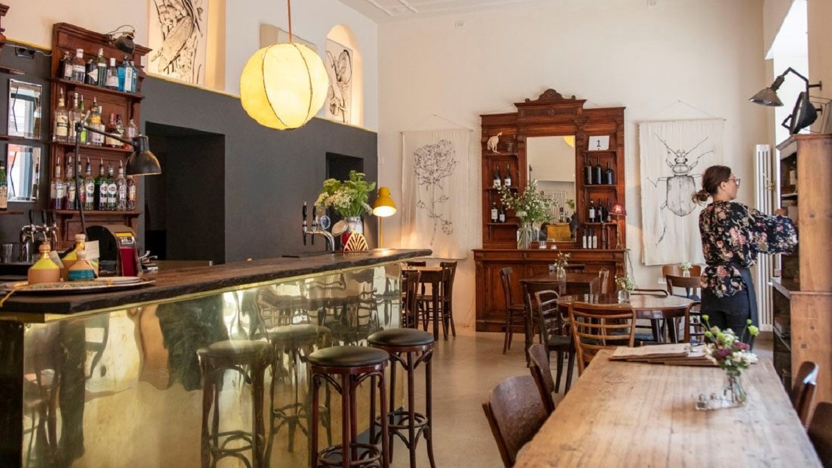 Tram Tram Milano, il ristorante si apre all’arte con “Trame”