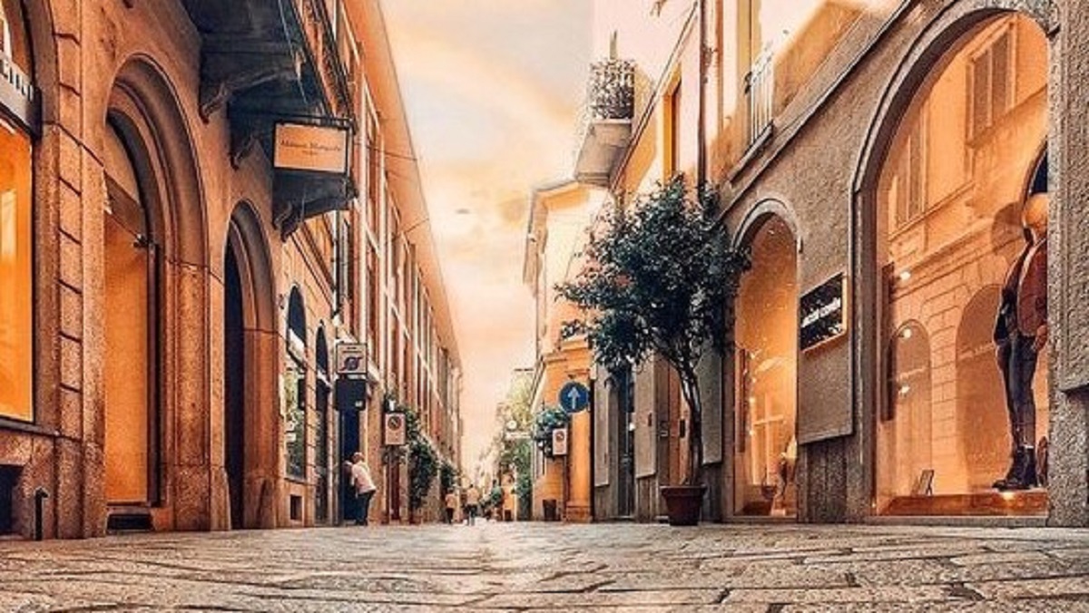 L’effetto della crisi spegne la vivacità di via della Spiga a Milano