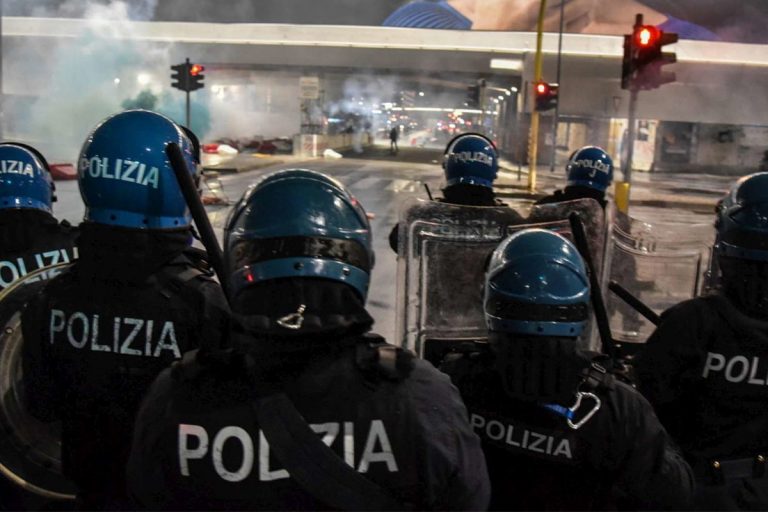 Chi c'era negli scontri di Milano