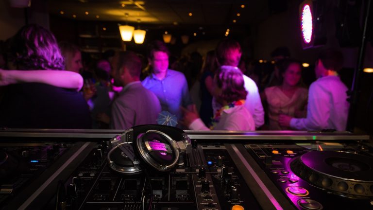 Forte sulle discoteche di Milano: ”Incuranti delle regole anti Covid”