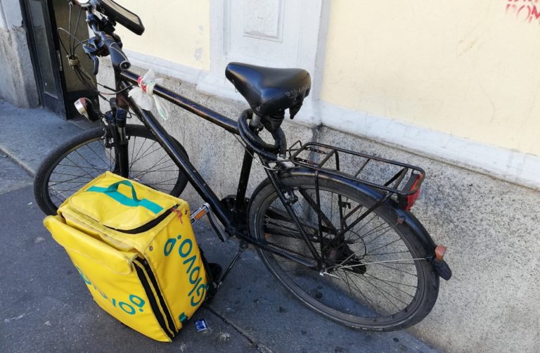 Lo sciopero dei rider a Milano: stop alle consegne il 30 ottobre