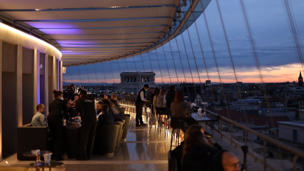 Festa al The Roof a Milano: la denuncia social di Selvaggia Lucarelli