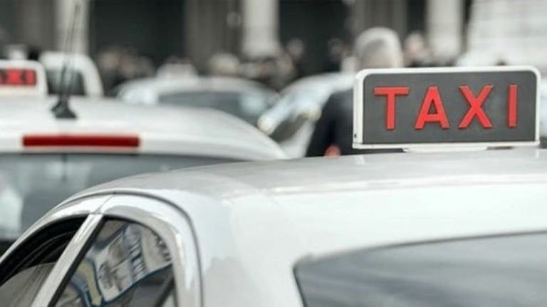 A Milano si cercano 18 taxi per il trasporto di pazienti covid