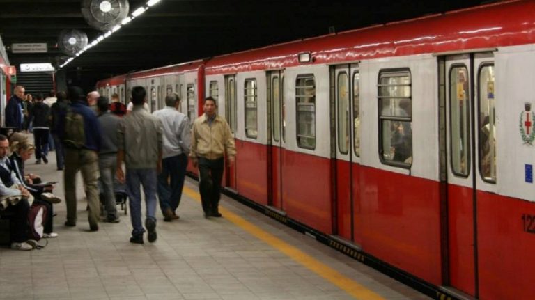 suicidio in metro