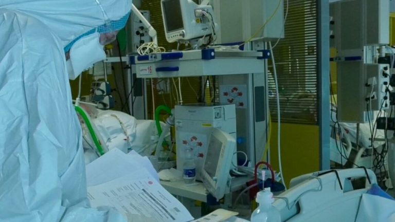 L’allarme dei medici: “Così dovremo scegliere chi salvare”