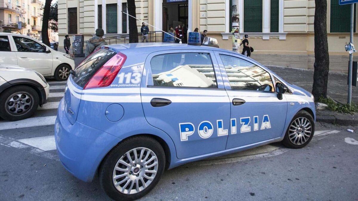 Aggressione in metro a Milano, calci e pugni a 5 poliziotti