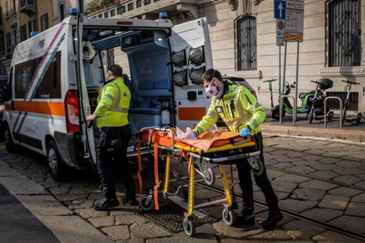 Emergenza pronto soccorso: i codici verdi trasportati nel campo di via Novara