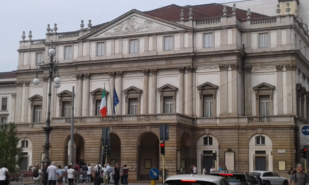 In Piazza della Scala una targa per i pionieri delle unioni civili