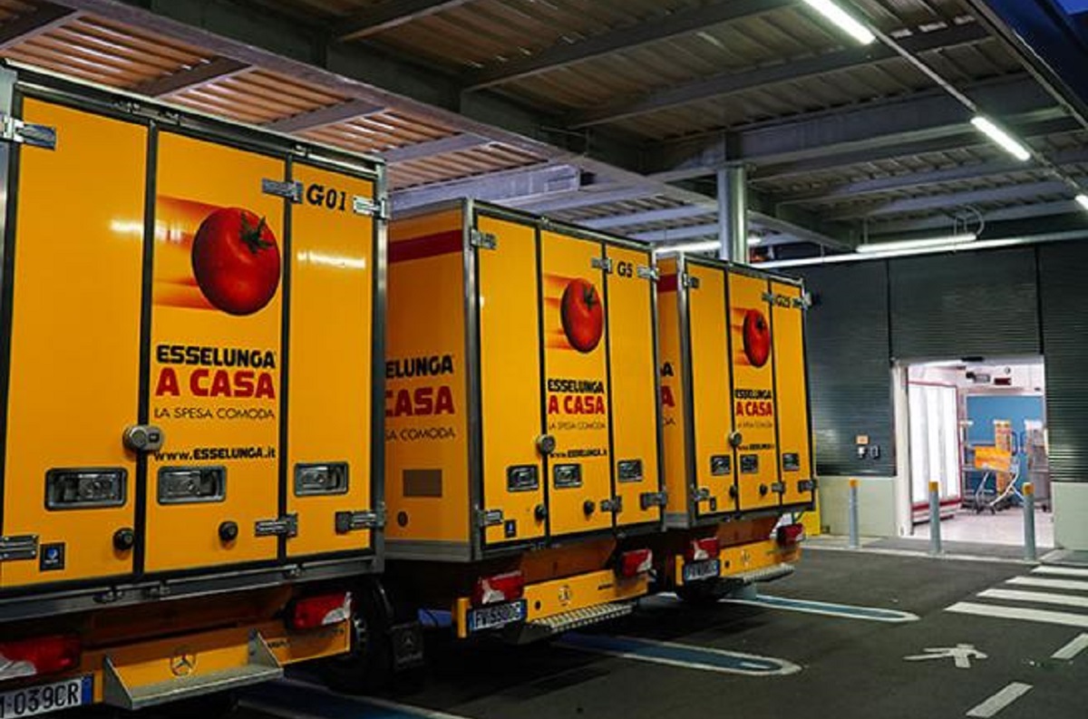 Esselunga: lunghe attese per la consegna a domicilio a Milano