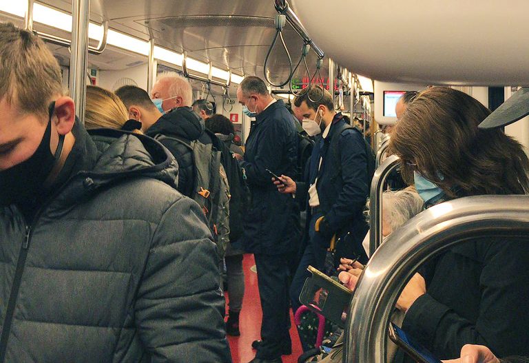 Coronavirus, l’ordine dei medici chiede lockdown immediato per Milano