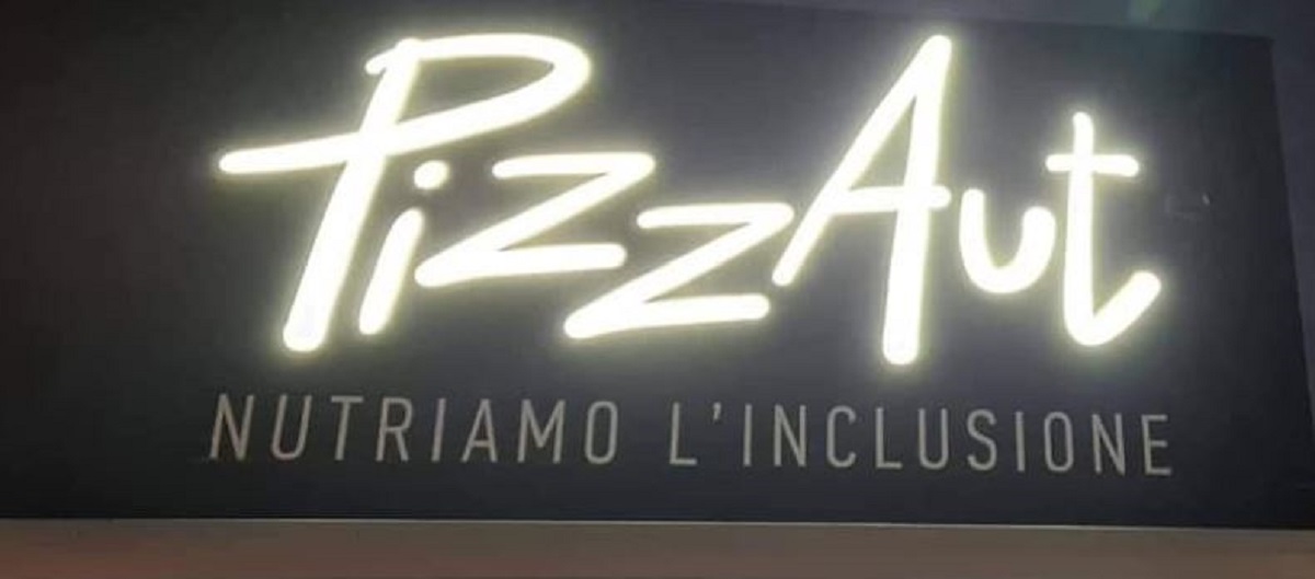 Si accende l’insegna di Pizzaut a Milano ma l’apertura è rimandata