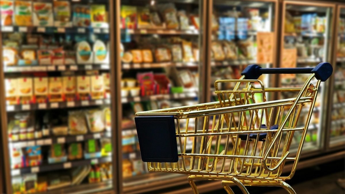 “Corvetto Solidale”: la spesa sospesa al supermercato Carrefour