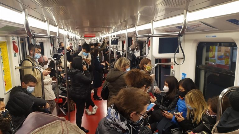 numero passeggeri metropolitana milano