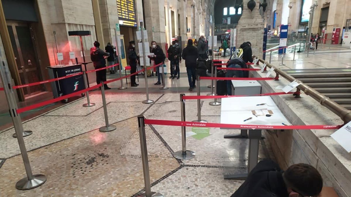 Grande fuga da Milano per Natale: sui treni ed i voli è tutto esaurito