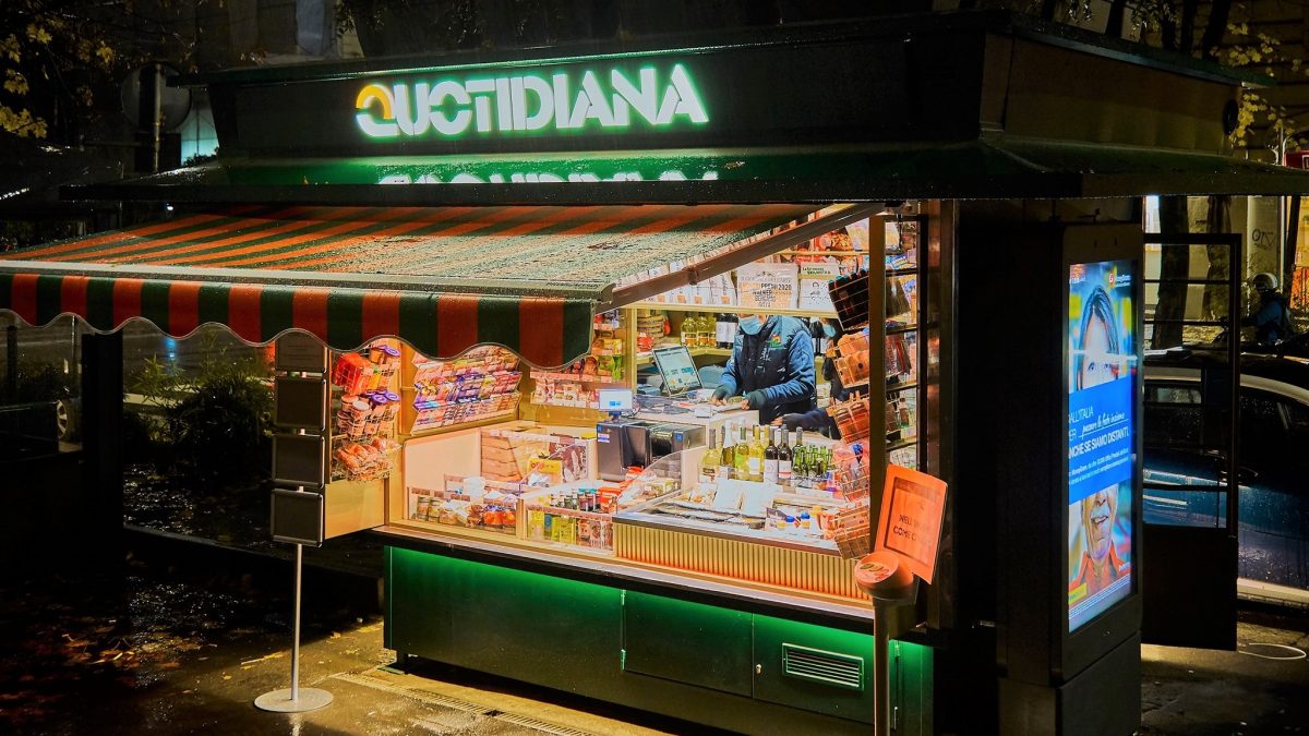 A Milano arriva “Quotidiana”: l’ edicola dove puoi fare anche la spesa