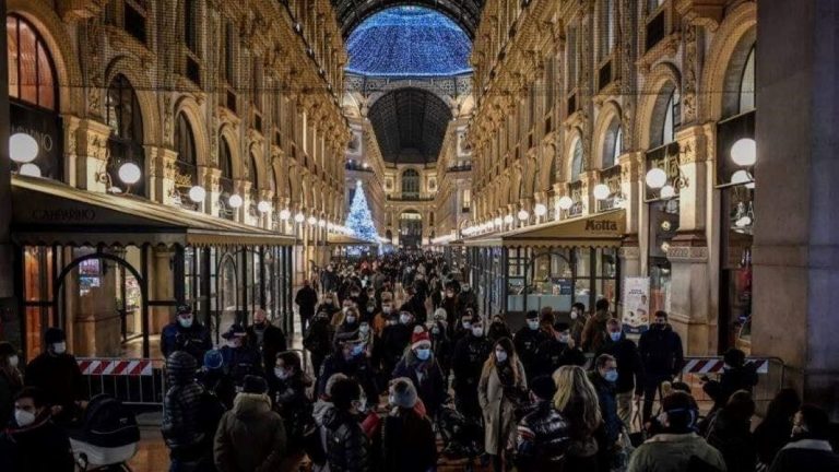 Rischio assembramenti, possibili blocchi nel fine settimana prenatalizio