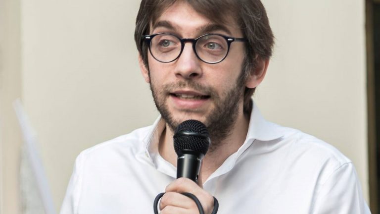 Folla in piazza Duomo, Maran: “Nuova ondata per lo shopping?”