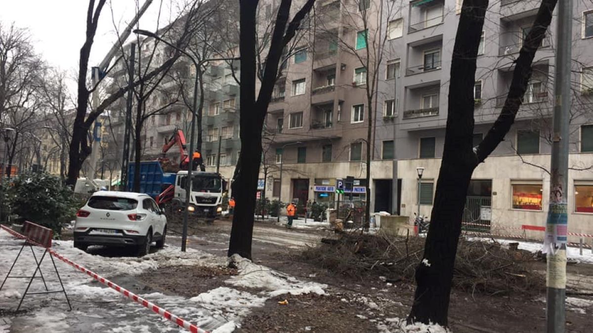 Neve a Milano, tram fermi da due giorni e si teme anche per Capodanno