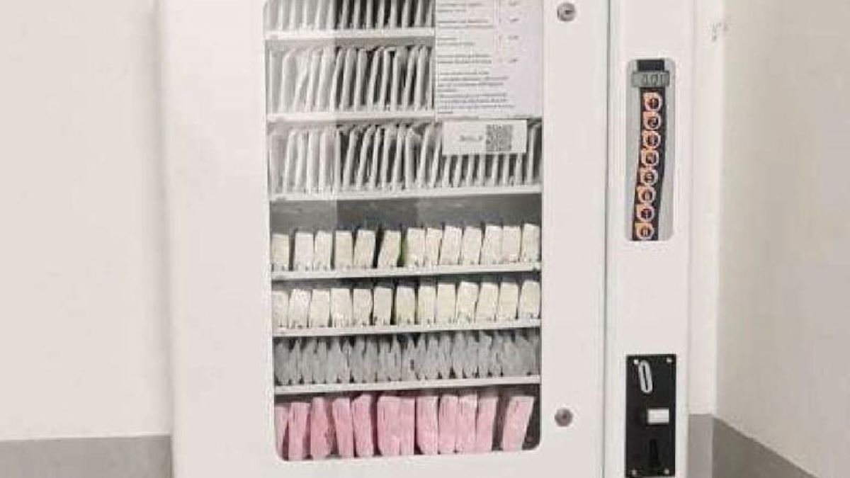 Distributore di assorbenti a 20 centesimi: la Statale prima in Italia
