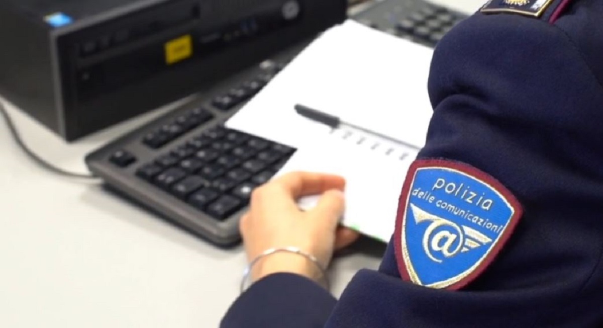 Violenze sulla nipote neonata in diretta streaming: arrestato 53enne