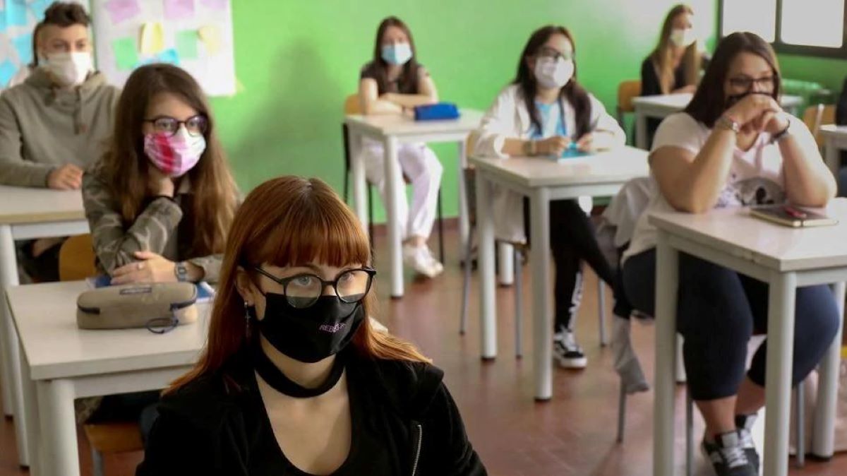 Rientro a scuola al 50% a Milano, il Prefetto: “Graduale ma duraturo”