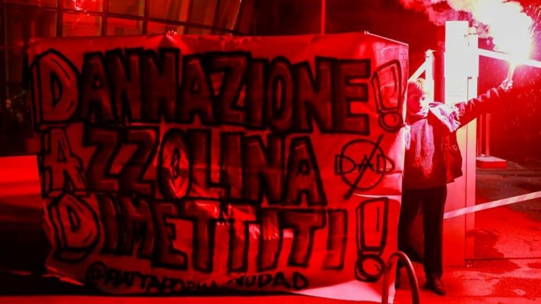 Rimandato il rientro delle scuole: protesta degli studenti al Miur