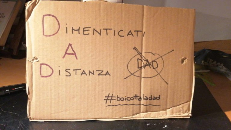 Scuole chiuse: al Virgilio di Milano sciopero a distanza contro la dad
