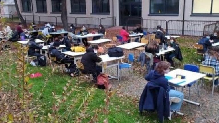 Al Liceo Steiner di Milano continuano le proteste: “Troppa poca presenza”