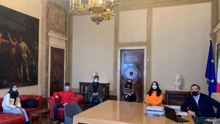 Sala incontra gli studenti del Vittorio Veneto: “Serve una soluzione”