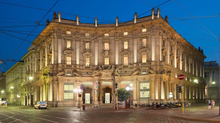 palazzo poste cordusio milano
