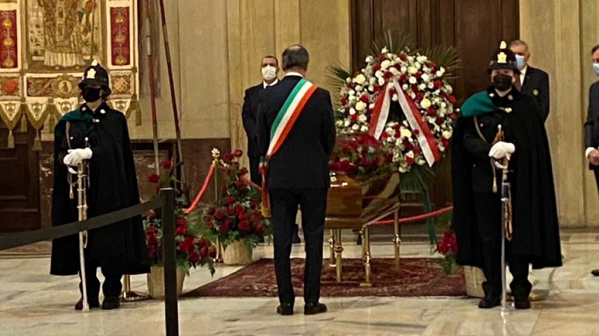 Sala arriva per primo ai funerali di Formentini : “Milano lo ricorderà”
